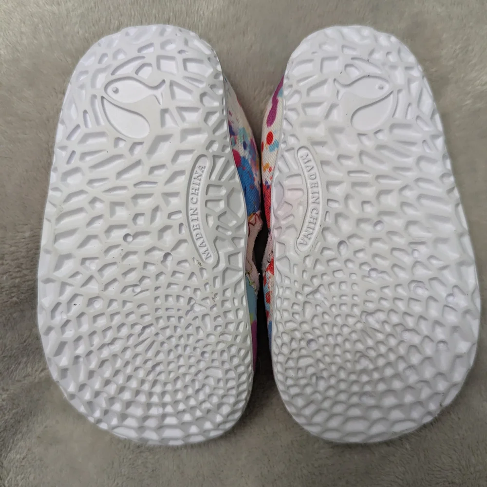 Ikiki Baby Water Shoes EUC Rainbow Soft Sole Size 142 Euro/7 Baby US Size Beach